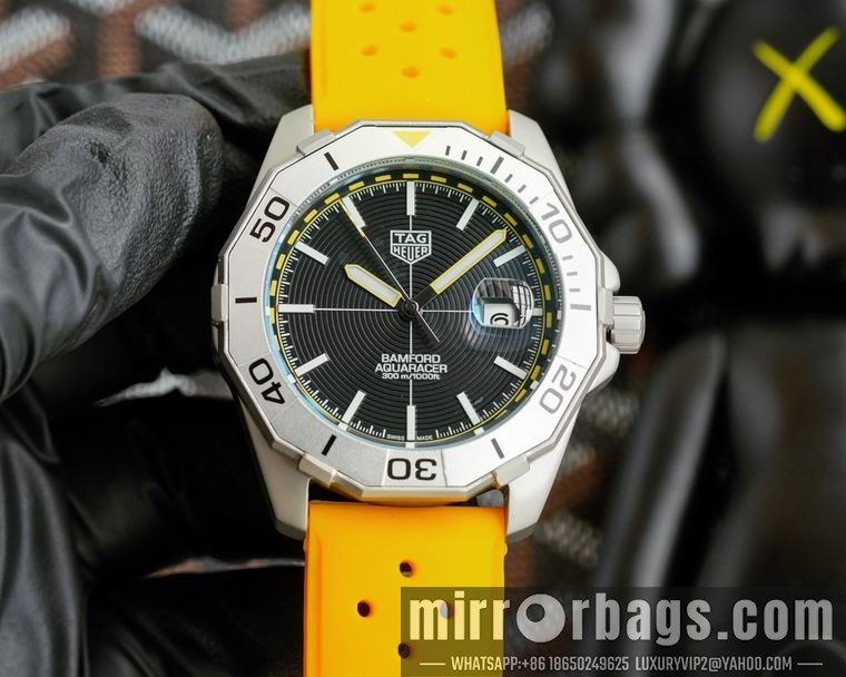 TAG Heuer men 40mm M02 Watch