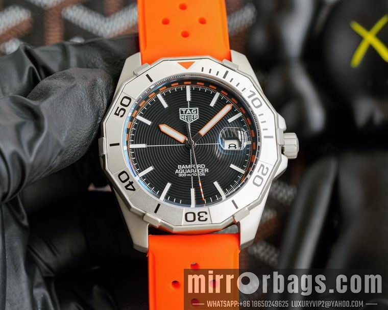TAG Heuer men 40mm M02 Watch