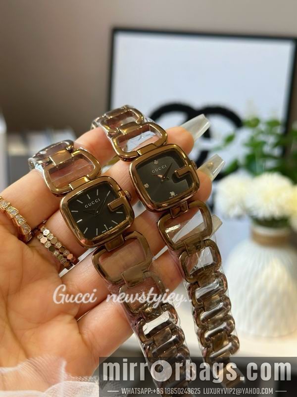 Gucci 24X22.4mm 101433 Watch