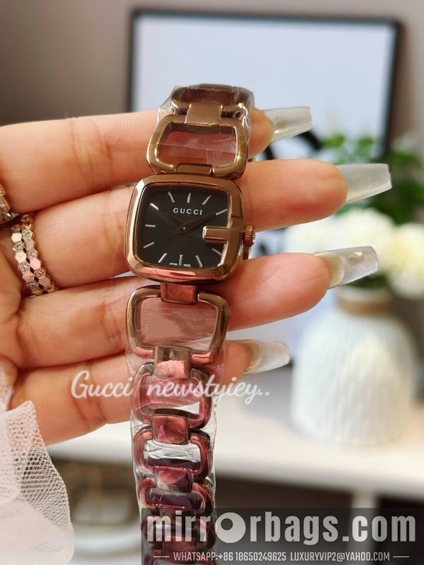 Gucci 24X22.4mm 101433 Watch