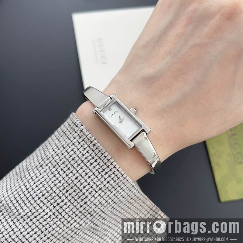 Gucci watch 110376 Watch
