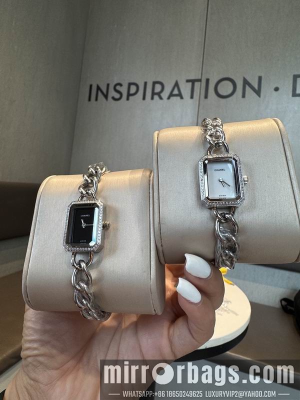 Chanel 21X26mm 101502 Watch