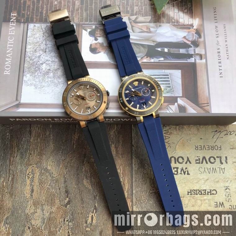 Versace men 44mm M05 Watch