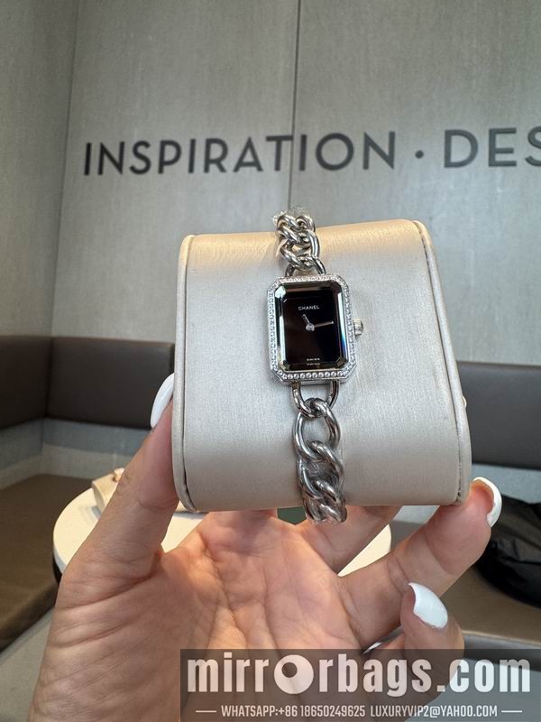 Chanel 21X26mm 101502 Watch