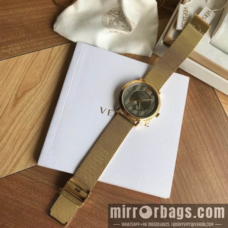 Versace men 42mm M04 Watch