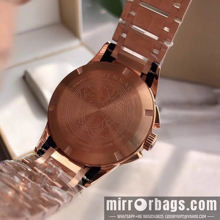 Versace men 42mm M06 Watch