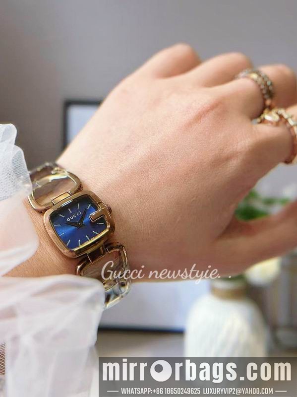Gucci 24X22.4mm 101433 Watch