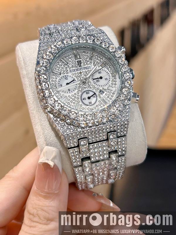 AP 40mm 122825 Watch