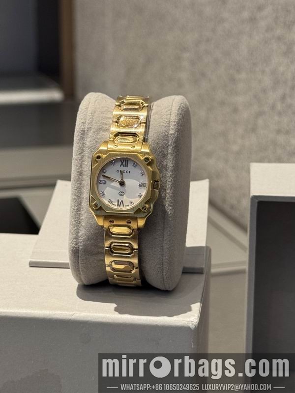 Gucci L36mm M30mm S24mm 111402 Watch