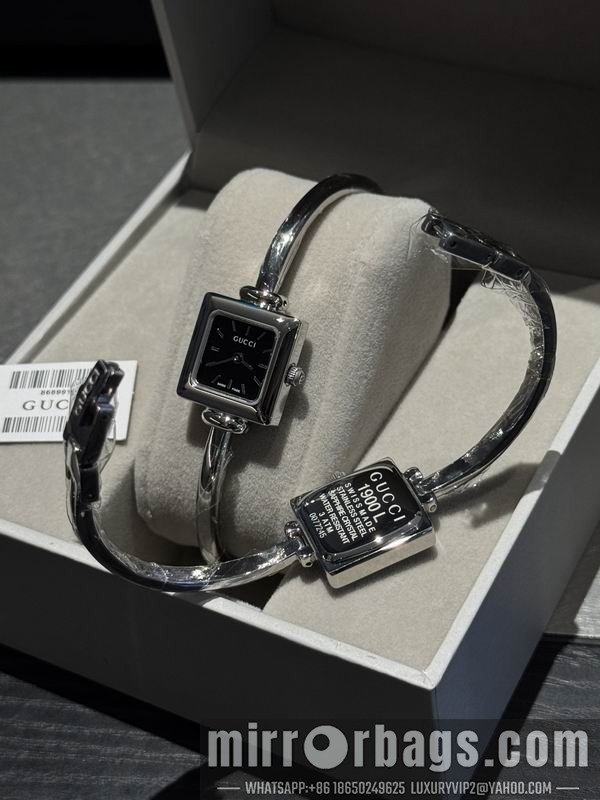 Gucci 20X20mm 101589 Watch